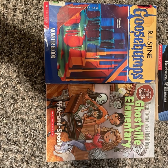 Books - Picture 3 of 5